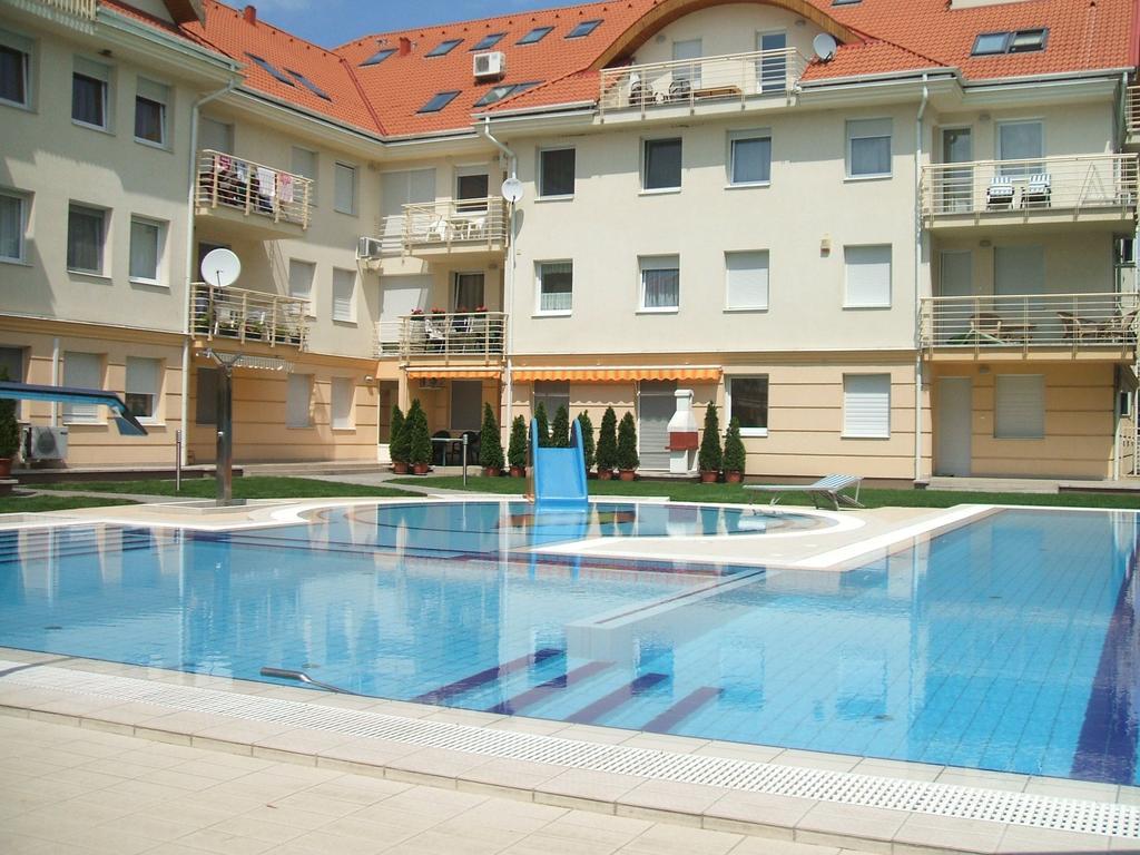 Aqua Wellness Apartments Hajdúszoboszló الغرفة الصورة